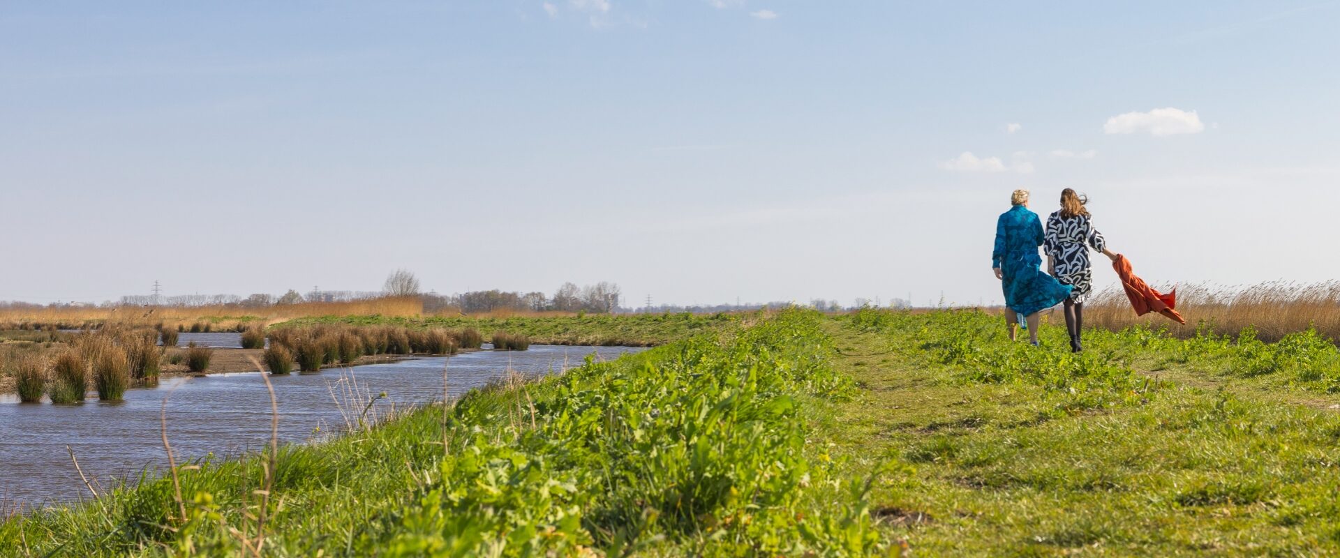 Dagelijks bestuurders Floor Wissing-Kunst (Waterschap Rijn en IJssel) en Nanda van Zoelen (Hoogheemraadschap de Stichtse Rijnlanden) wisselen hun gedachten en ervaringen uit.